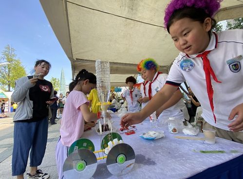 科普盛宴襲來 全市500多項科普活動輪番登場，趣玩科學實驗玩具點燃好奇心
